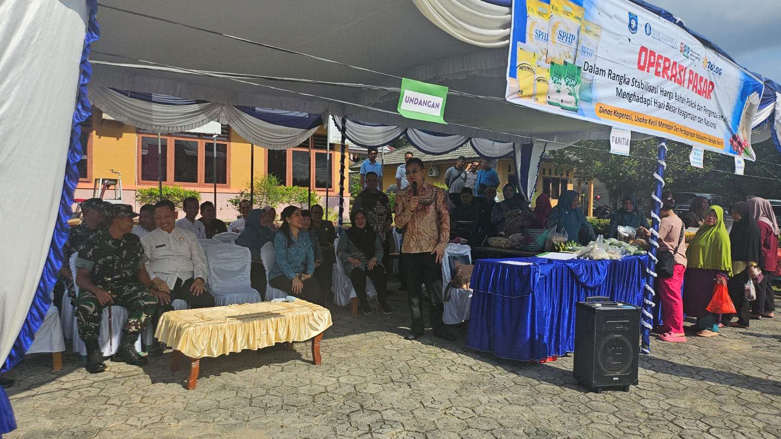 Operasi Pasar murah di Kecamatan Simpang Teritip