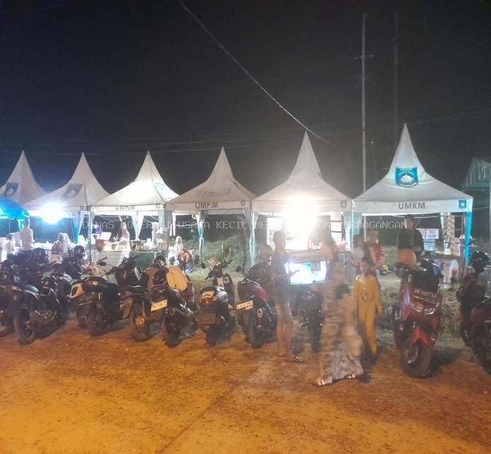  Dinas Koperasi Usaha Kecil  Menengah dan Perdagangan Kabupaten Bangka Barat, Menfasilitasi Tenda UMKM bagi Pelaku Usaha dalam pada Acara Musabaqoh Tilawatil Quran Dan Hadis ke XIV