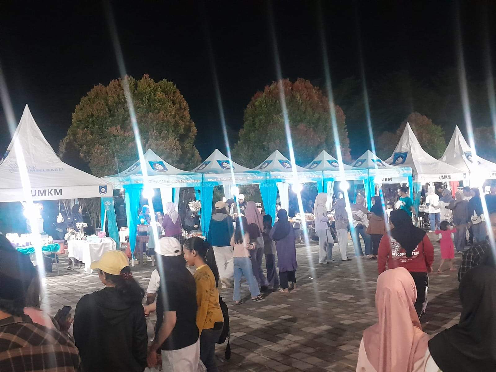 DKUP BANGKA BARAT MEMBERIKAN FASILITAS TENDA UMKM BAGI PELAKU USAHA DI ACARA SERUNI ART FESTIVAL 2026